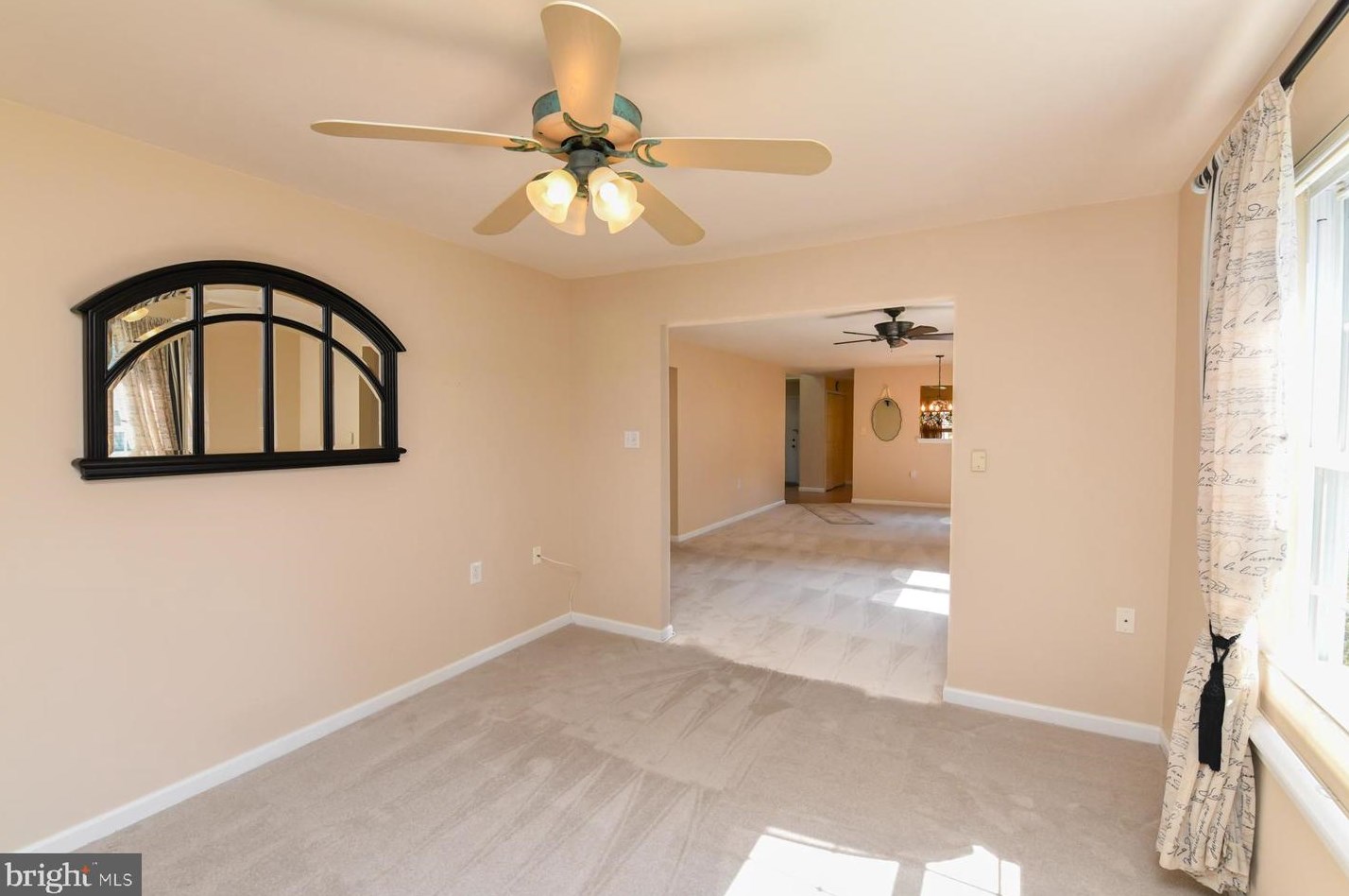 112 Lakebridge Dr, West Deptford NJ 08096-6718 exterior