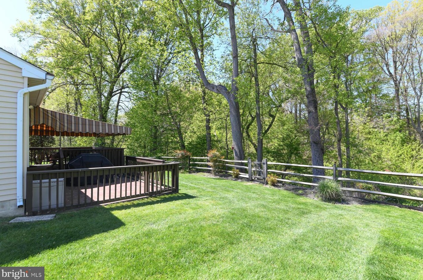 112 Lakebridge Dr, West Deptford NJ 08096-6718 exterior