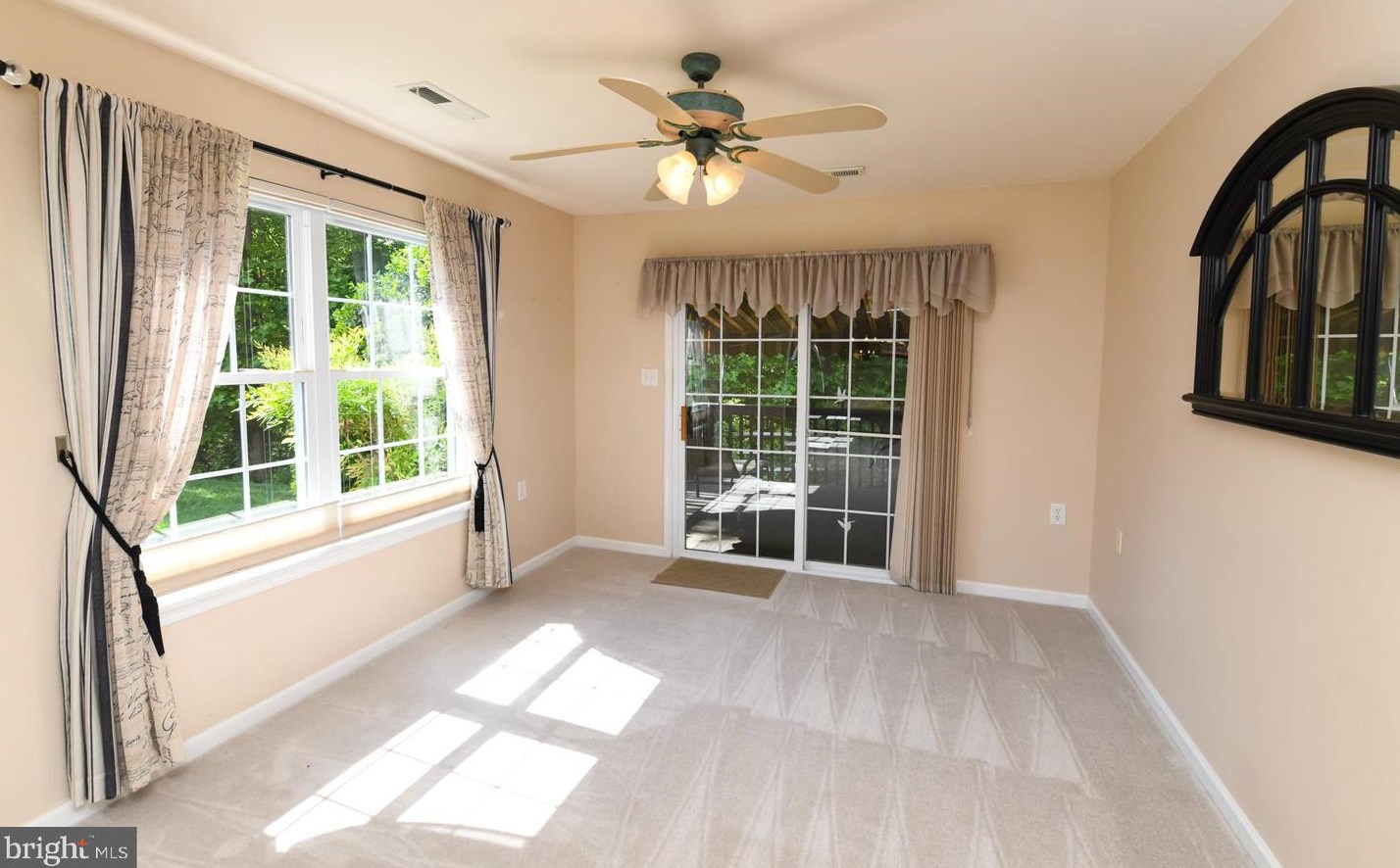 112 Lakebridge Dr, West Deptford NJ 08096-6718 exterior