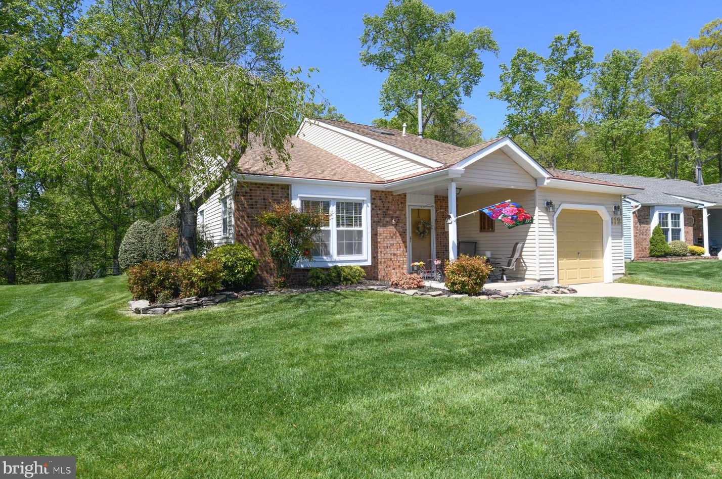 112 Lakebridge Dr, West Deptford, NJ 08096-6721