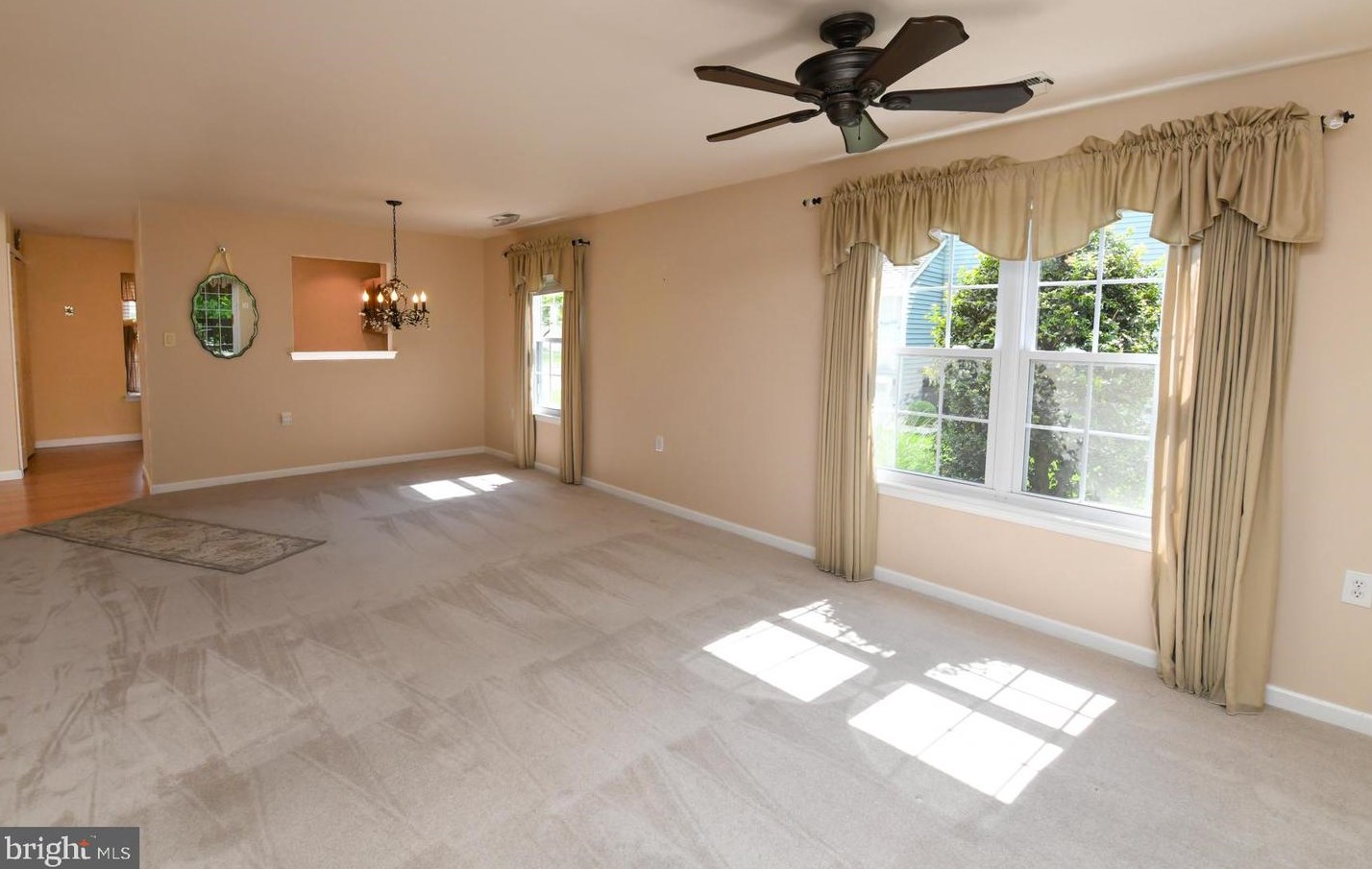 112 Lakebridge Dr, West Deptford NJ 08096-6718 exterior