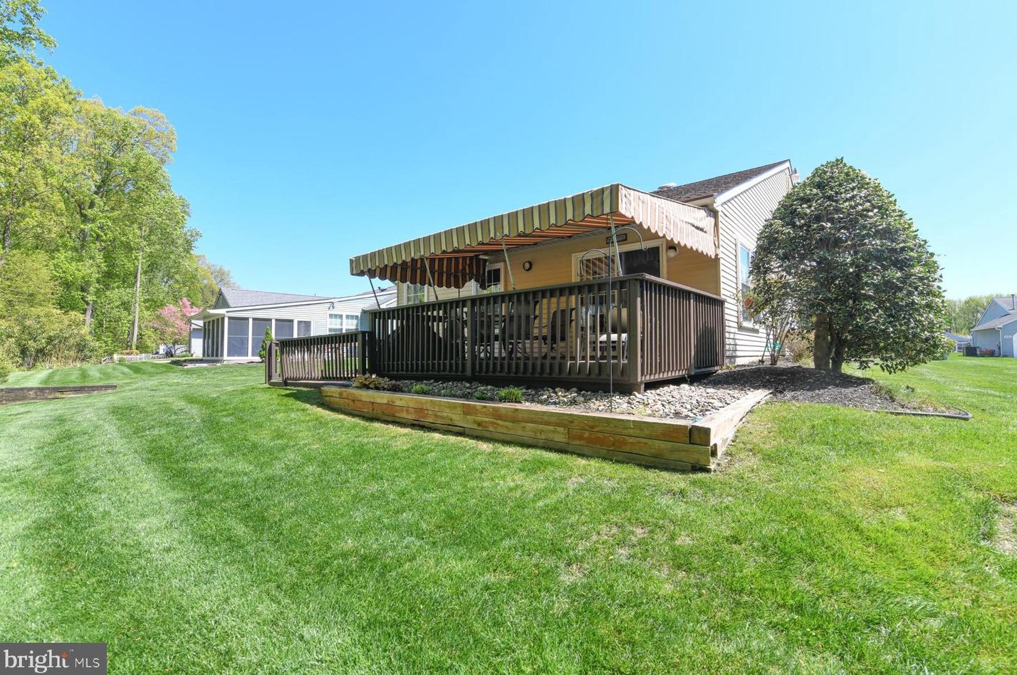 112 Lakebridge Dr, West Deptford NJ 08096-6718 exterior