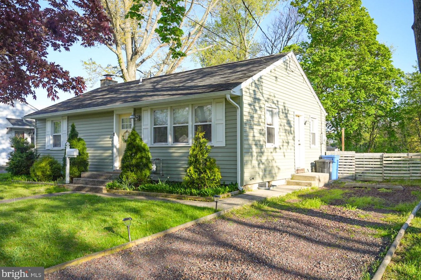 116 E Clinton St, Clayton, NJ 08312