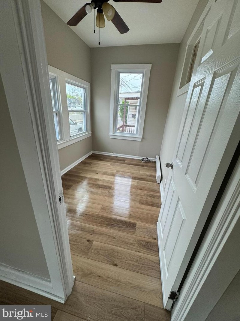 1420 S Delaware St, West Deptford, NJ 08066