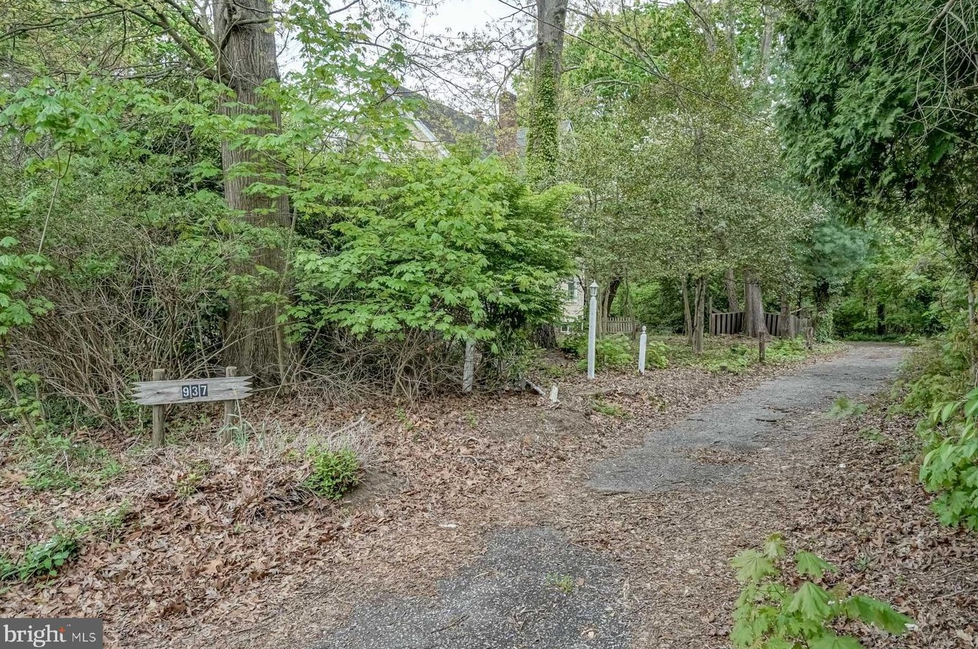 937 Main St, Aura, NJ 08028-1318
