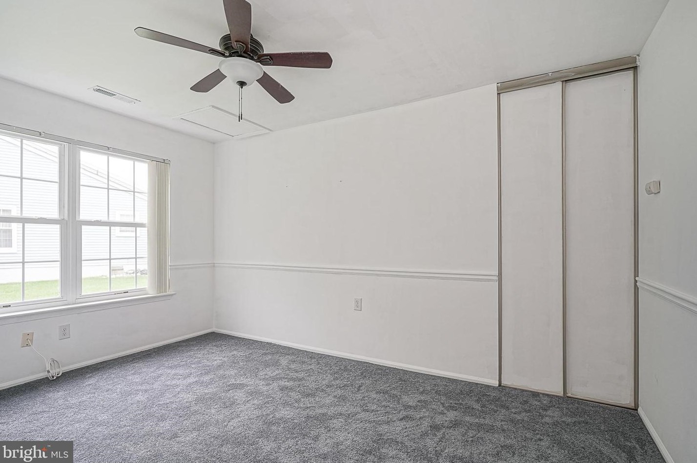 21 Pinecrest Dr, West Deptford NJ  08096-6736 exterior