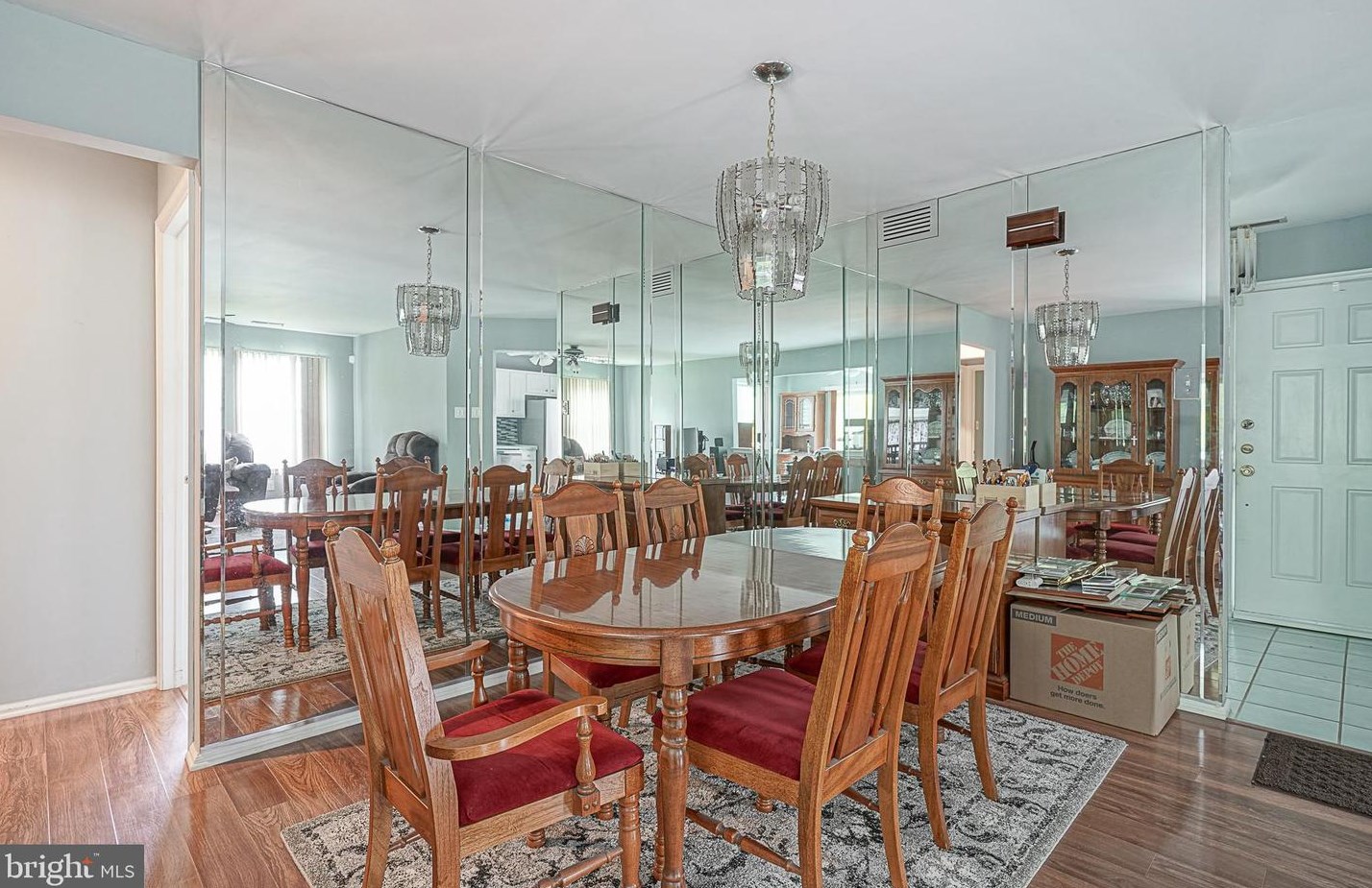 21 Pinecrest Dr, West Deptford NJ  08096-6736 exterior