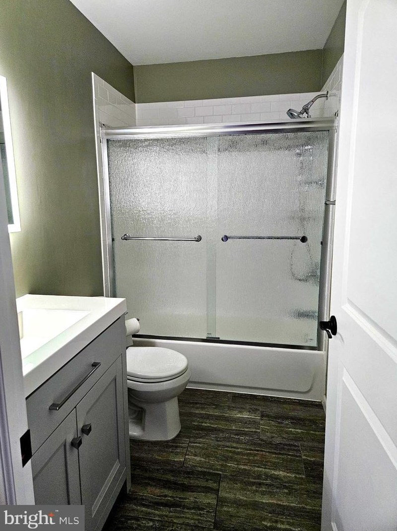 401 Red Bank Ave, West Deptford NJ  08063-1435 exterior