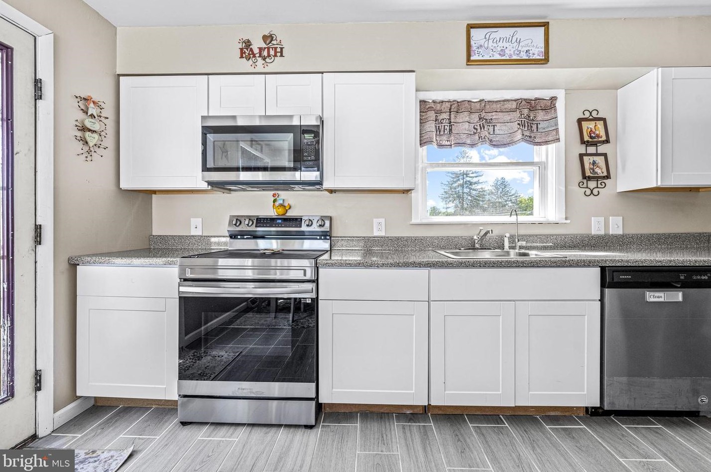 612 Salem Ave, West Deptford NJ 08086-2053 exterior