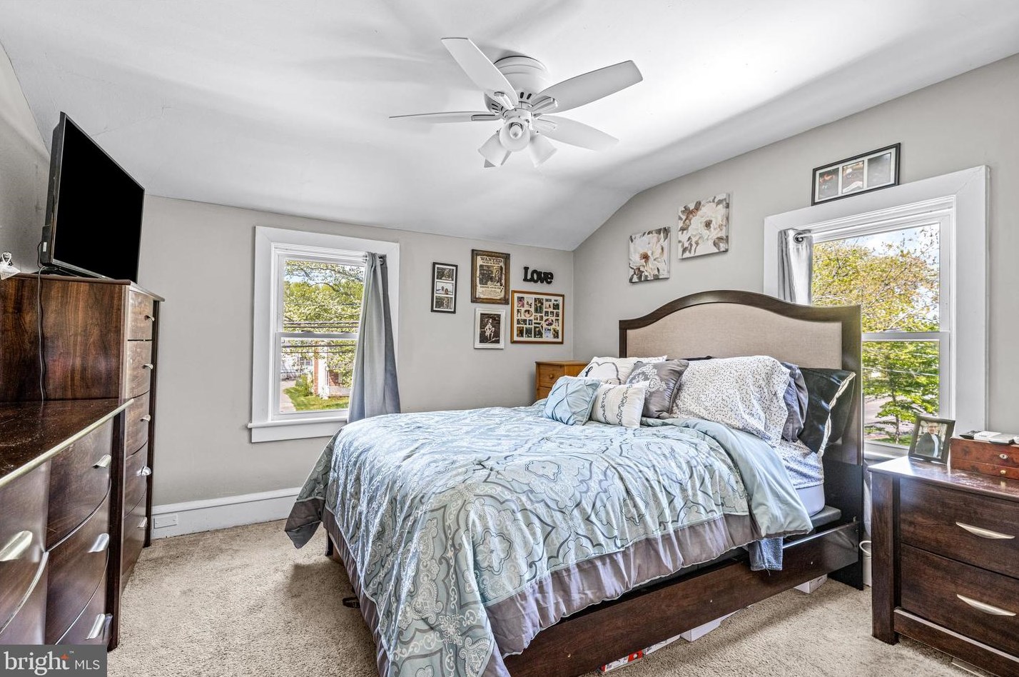 612 Salem Ave, West Deptford NJ 08086-2053 exterior