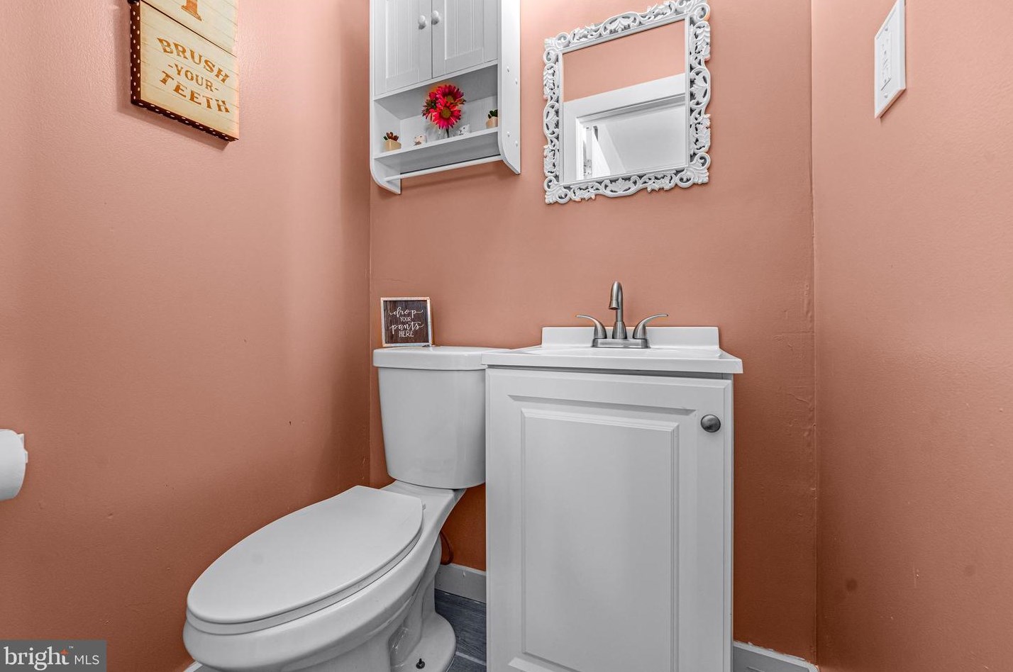 612 Salem Ave, West Deptford NJ 08086-2053 exterior