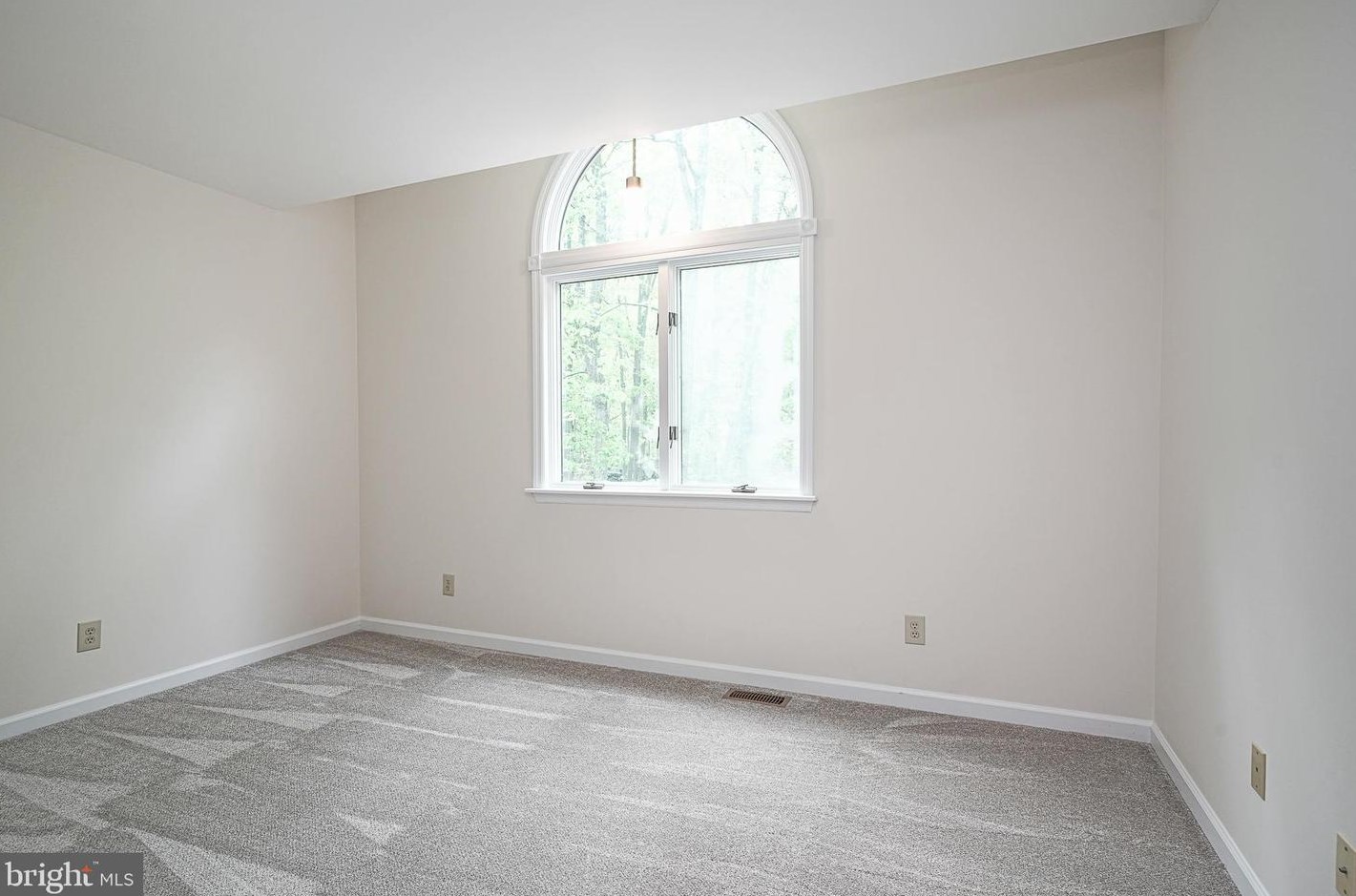 2 Laurel Dr, Harrison Township NJ 08062-9653 exterior