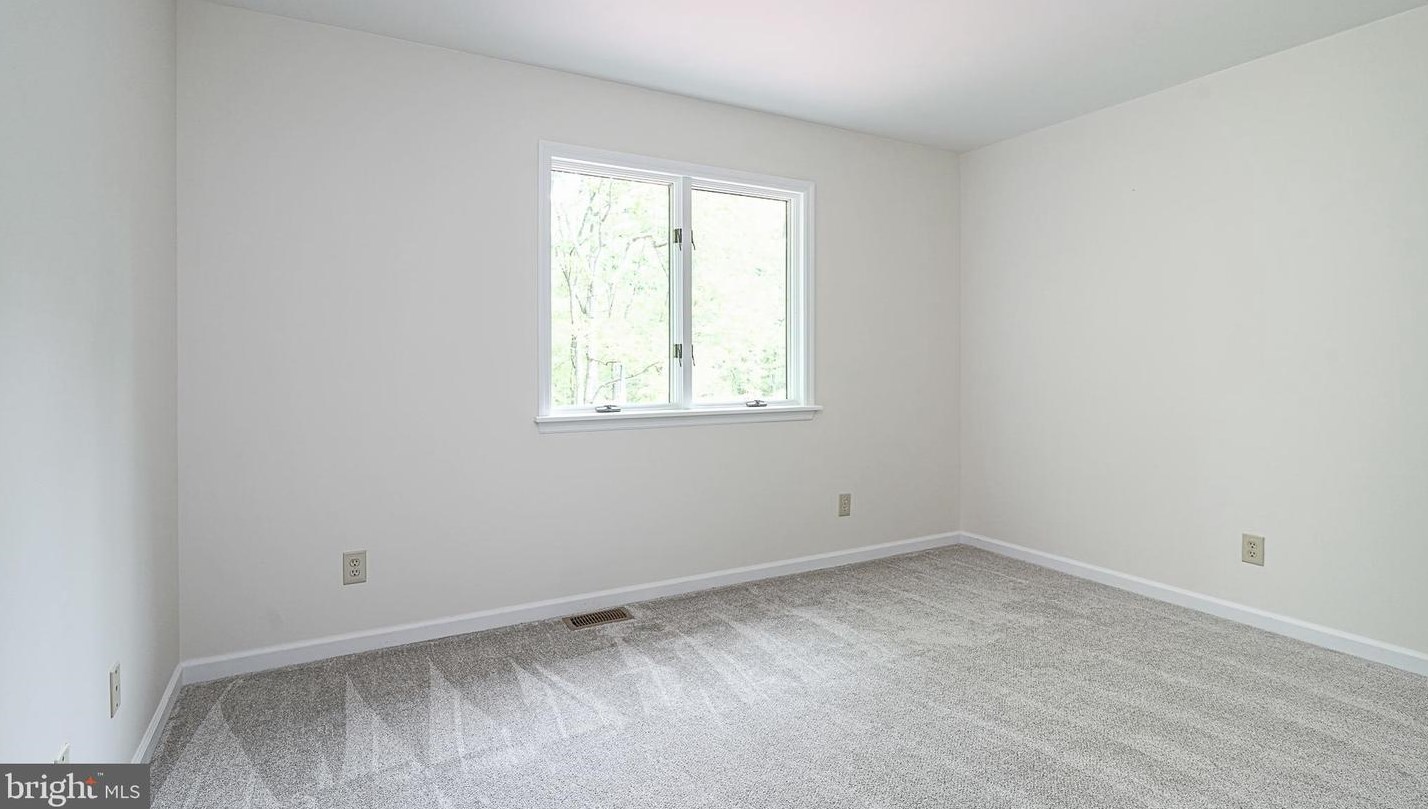 2 Laurel Dr, Harrison Township NJ 08062-9653 exterior