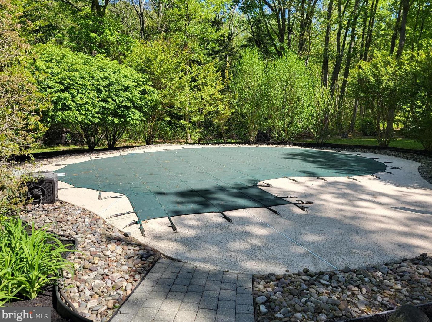 2 Laurel Dr, Harrison Township NJ 08062-9653 exterior