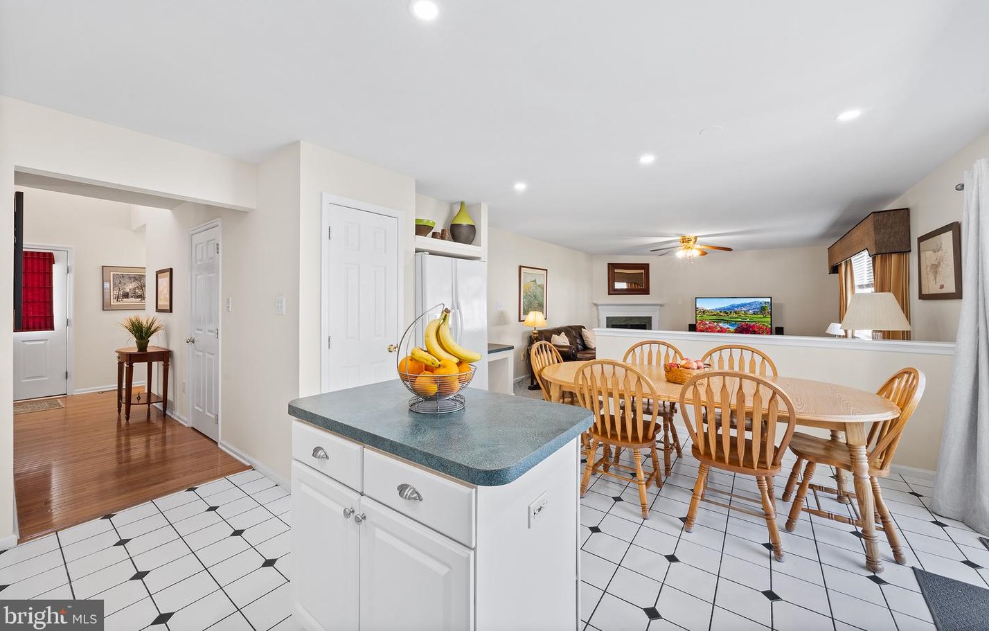 139 Adams Ave, West Deptford NJ 08051-1134 exterior