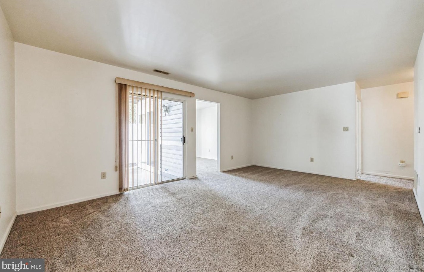 107 Steeplechase Ct, West Deptford NJ  08096-6815 exterior