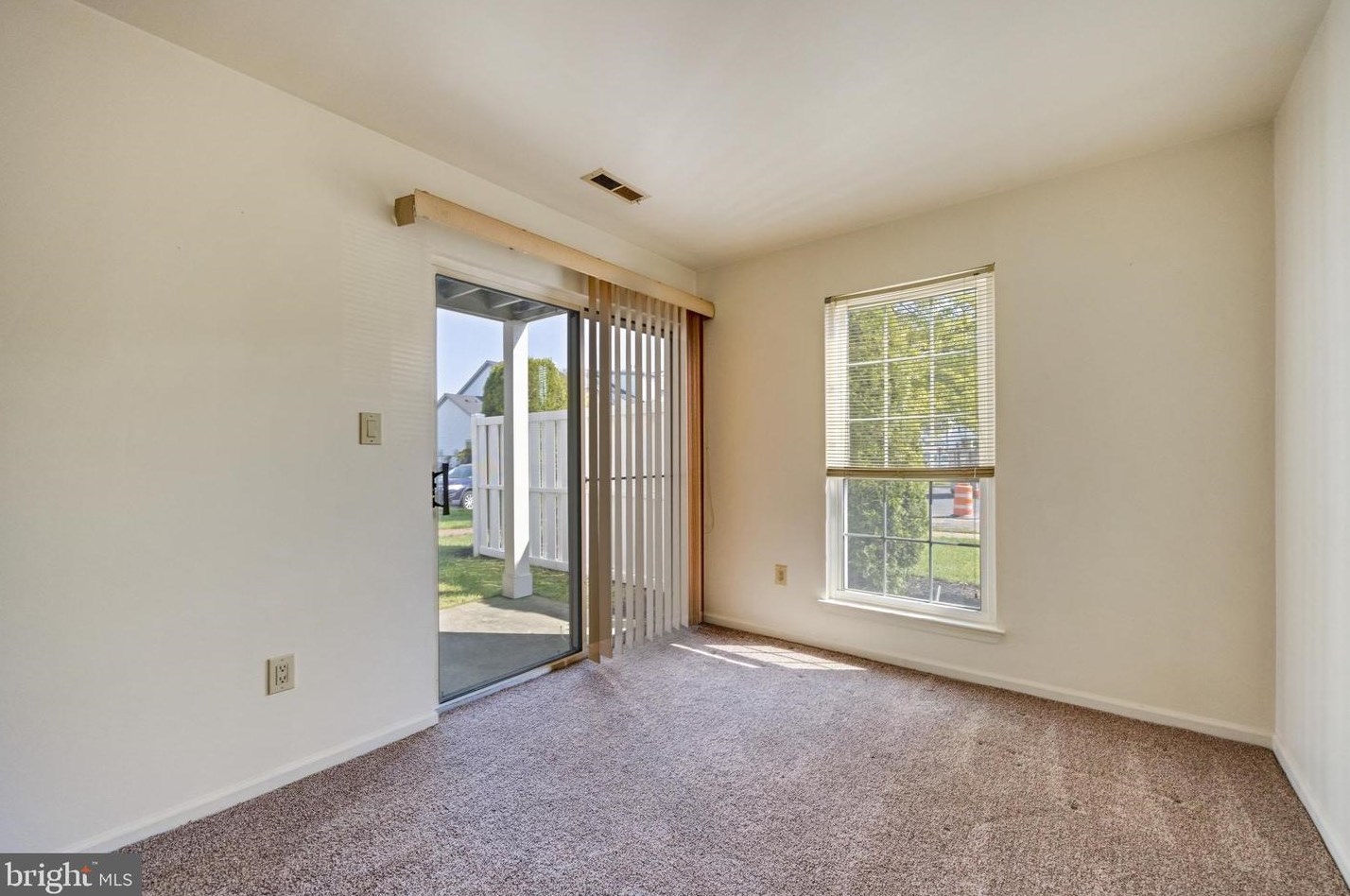 107 Steeplechase Ct, West Deptford NJ  08096-6815 exterior