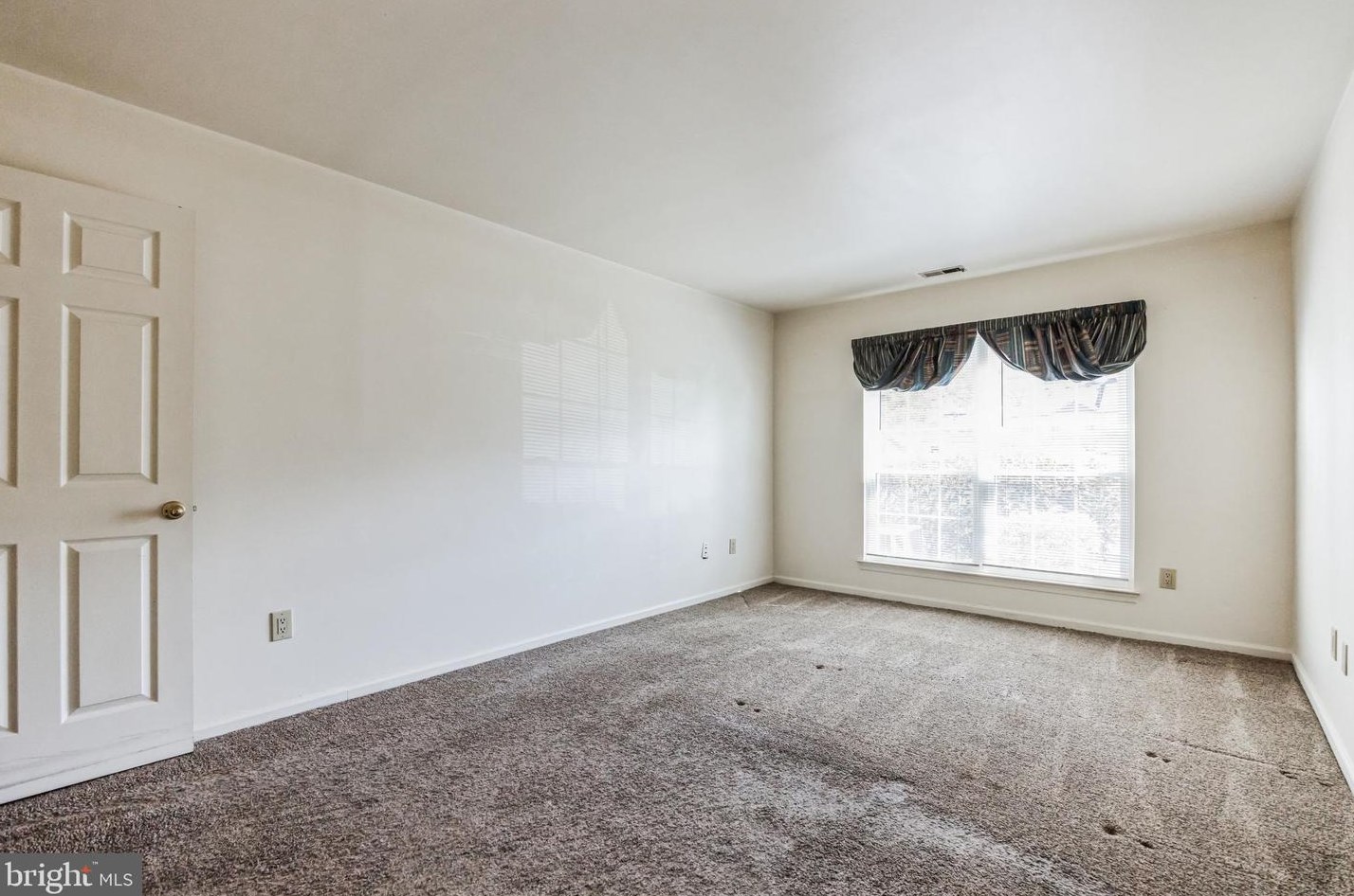 107 Steeplechase Ct, West Deptford NJ  08096-6815 exterior