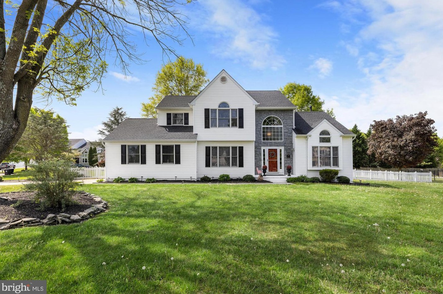 1406 Swan Ln, Harrison Township, NJ 08062-3242