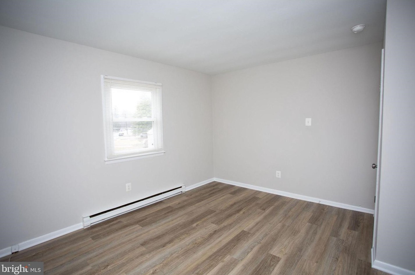 14 Girard Rd, Aura NJ 08028-2155 exterior