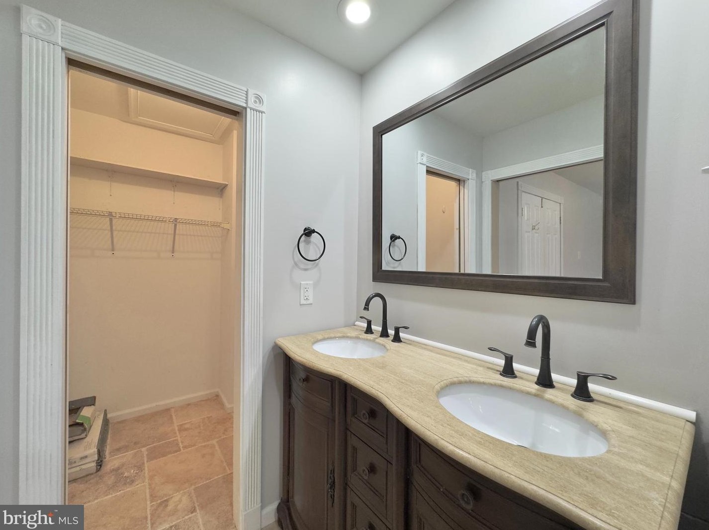 205 Balin Ct, West Deptford NJ 08051-2209 exterior