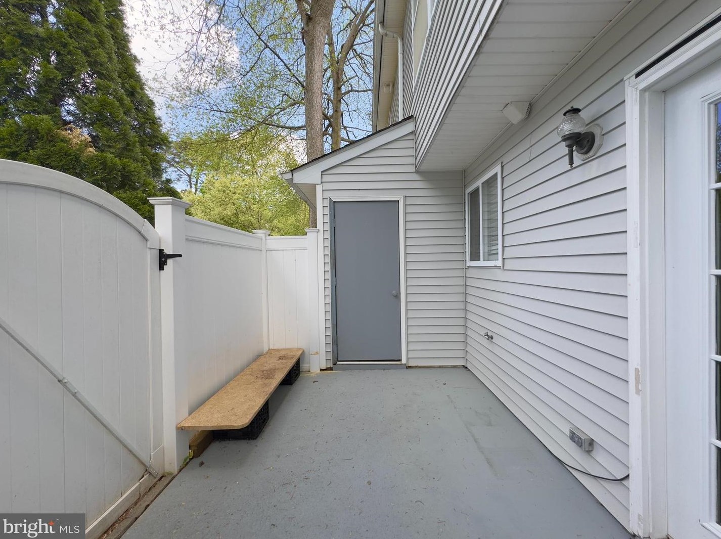 205 Balin Ct, West Deptford NJ 08051-2209 exterior