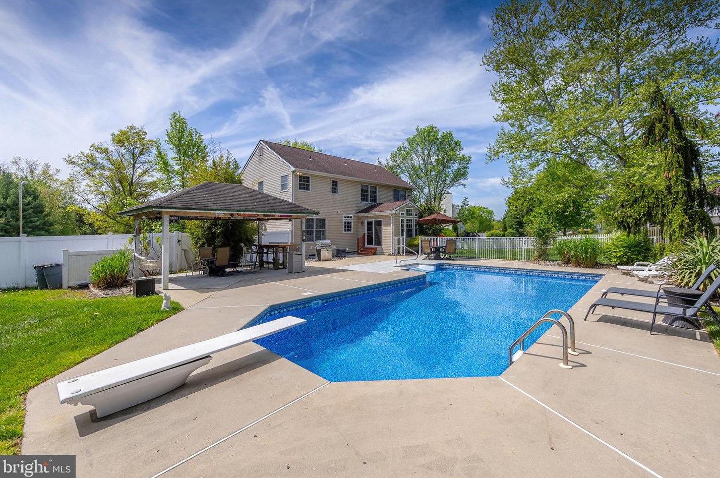 800 Canvasback Dr, Harrison Township NJ 08062-3229 exterior