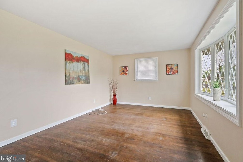 207 8 St, West Deptford NJ  08086-3057 exterior