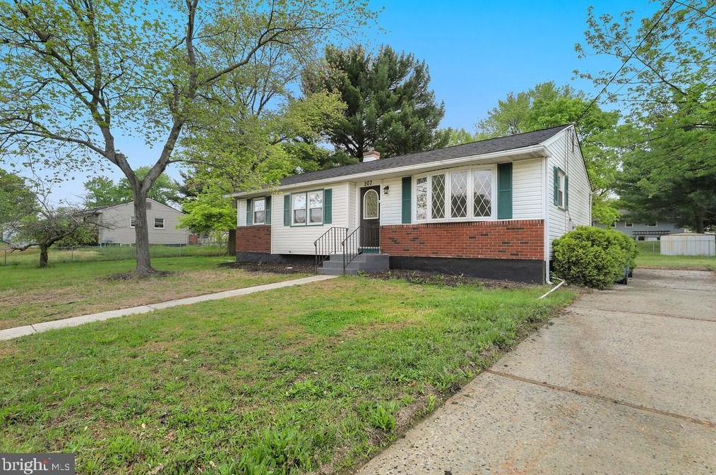 207 8th St, West Deptford NJ  08086-3055 exterior