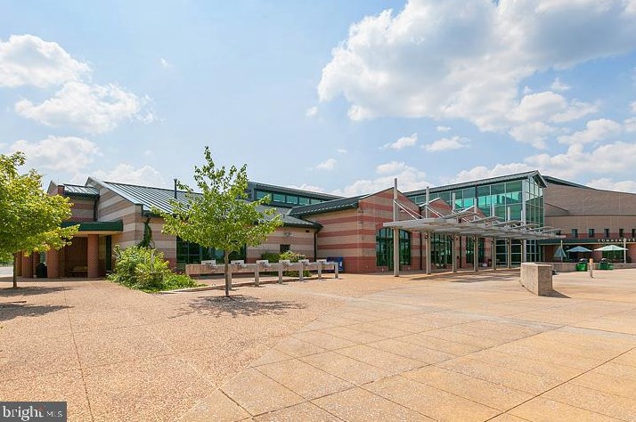 232 Night Hawk Cir, West Deptford NJ 08086-1804 exterior