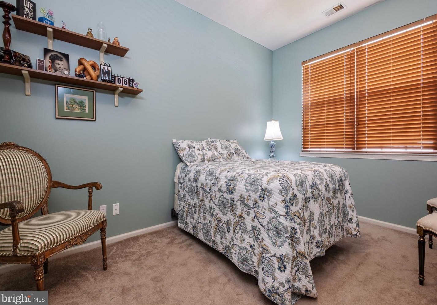 232 Night Hawk Cir, West Deptford NJ 08086-1804 exterior