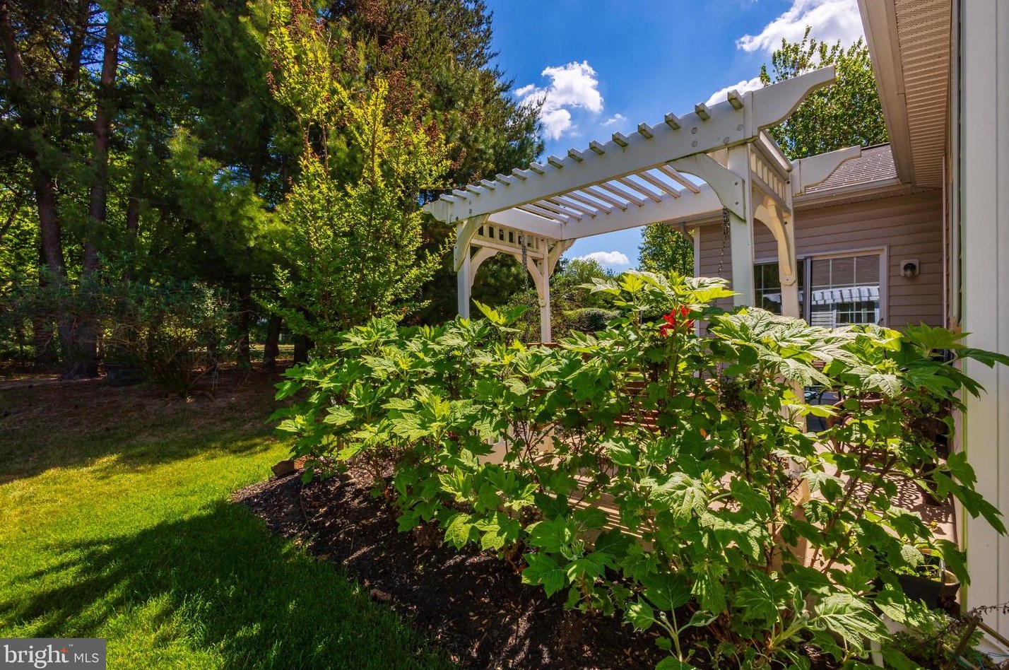 232 Night Hawk Cir, West Deptford NJ 08086-1804 exterior