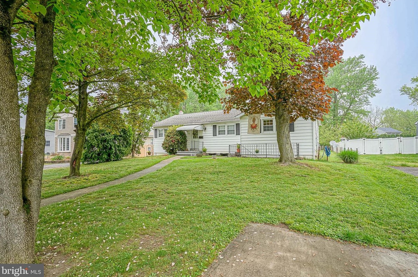 320 Dubois Ave, West Deptford, NJ 08096-1108