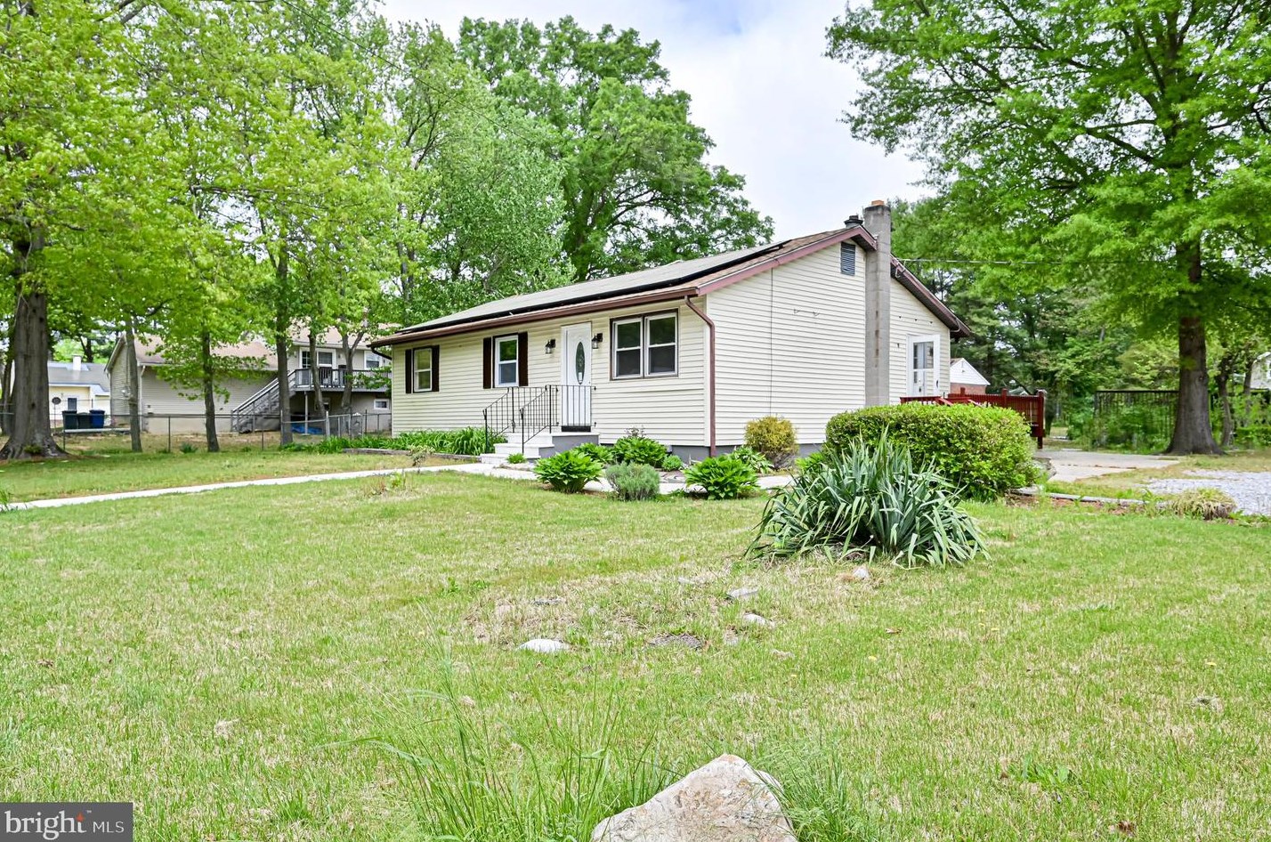 305 Bernard St, Clayton, NJ 08312-1707