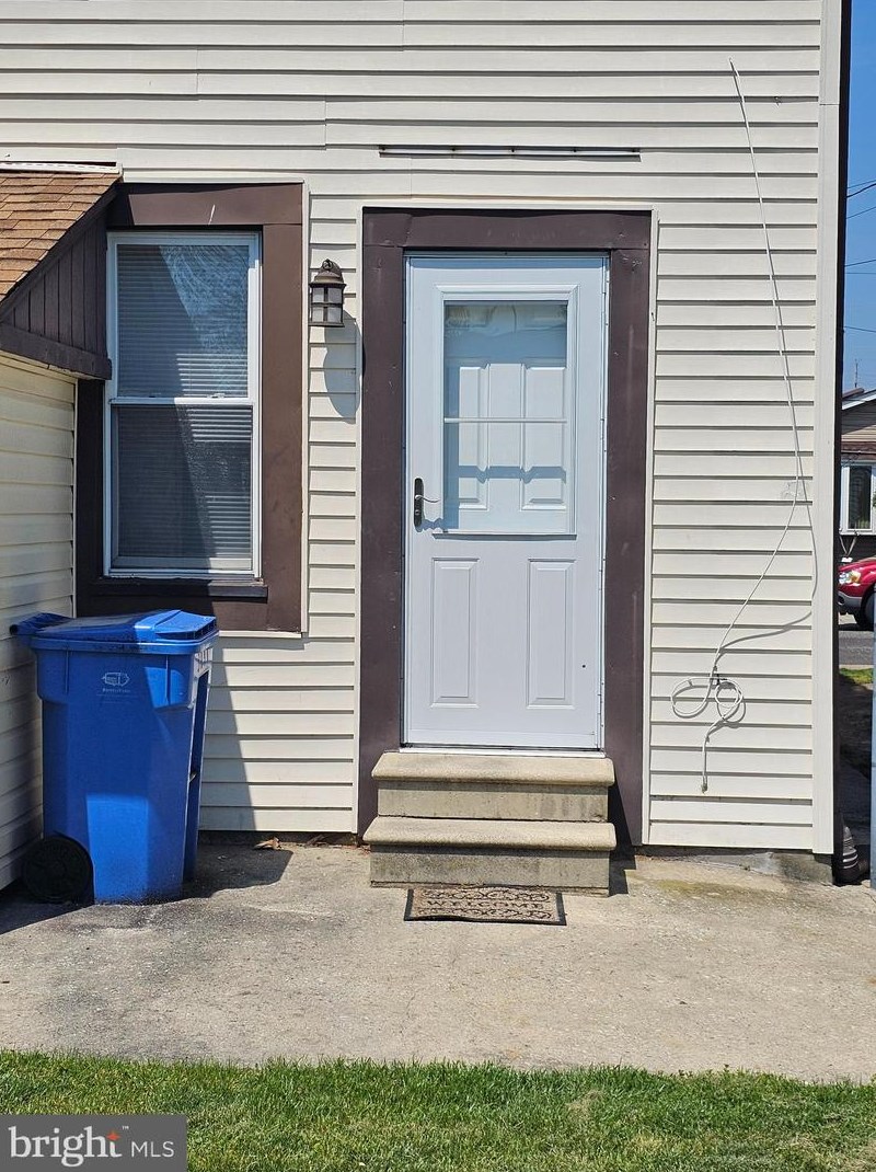 309 High St, West Deptford NJ  08096-2225 exterior