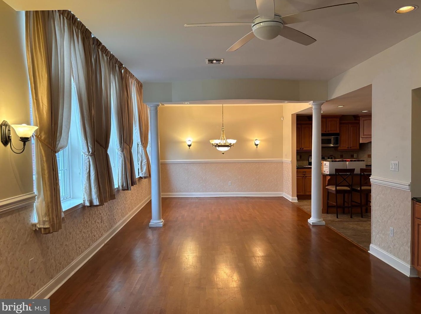 100 Aura Rd, Clayton, NJ 08312-1405