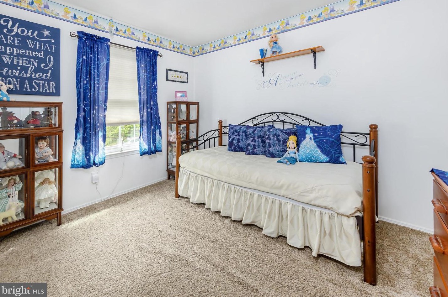 801 May Ave, West Deptford NJ 08096-4748 exterior