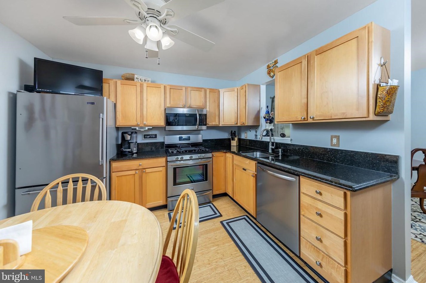 801 May Ave, West Deptford NJ 08096-4748 exterior