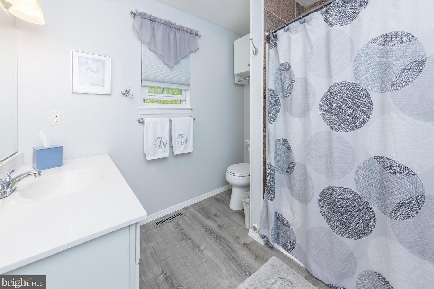 801 May Ave, West Deptford NJ 08096-4748 exterior