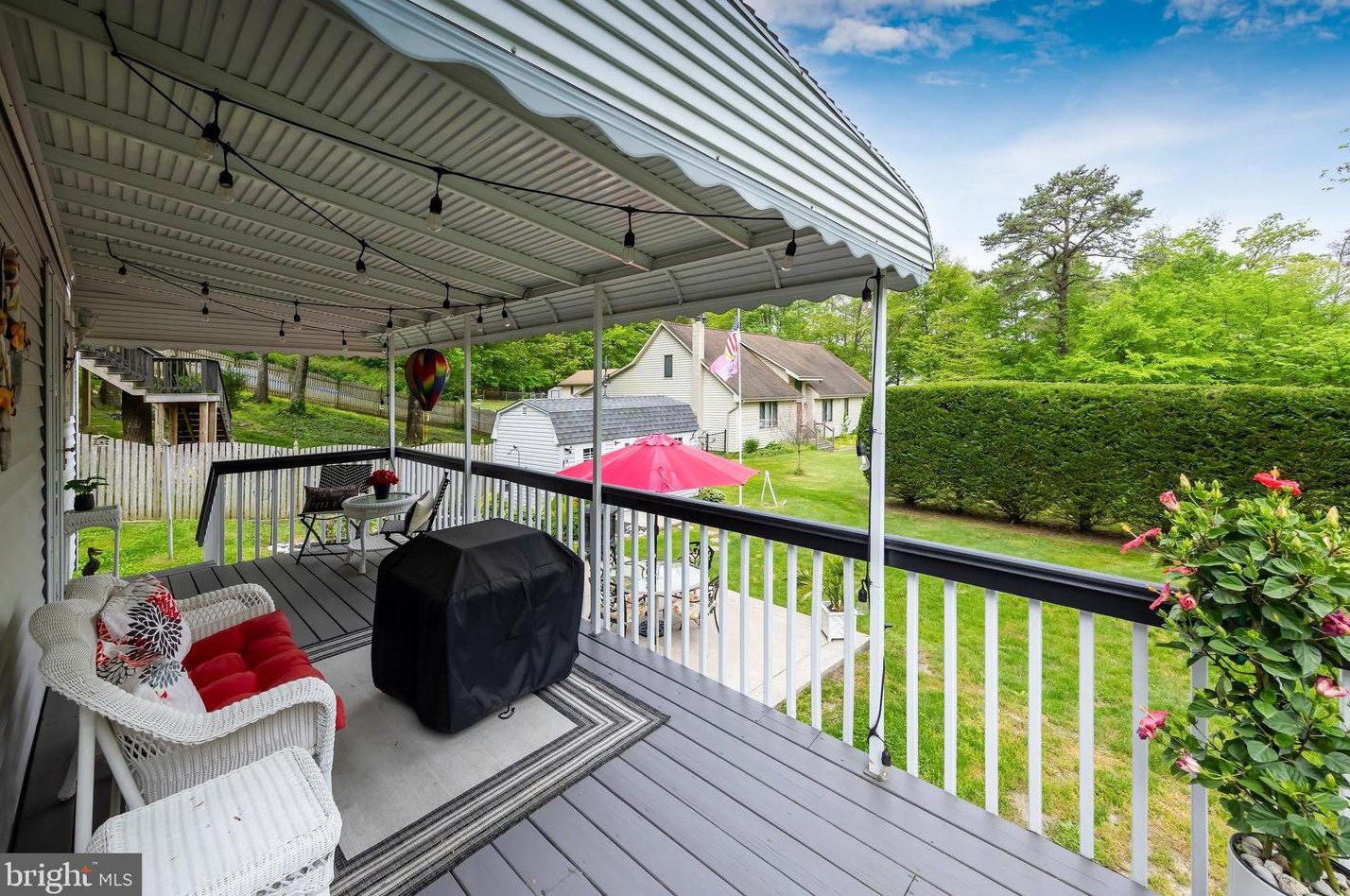 801 May Ave, West Deptford NJ 08096-4748 exterior