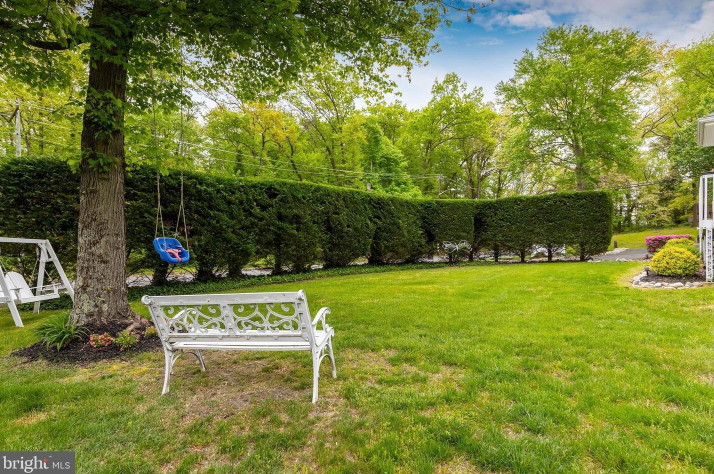 801 May Ave, West Deptford NJ 08096-4748 exterior