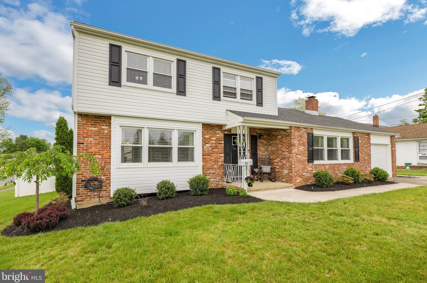 12 Riviera Dr, West Deptford, NJ 08096