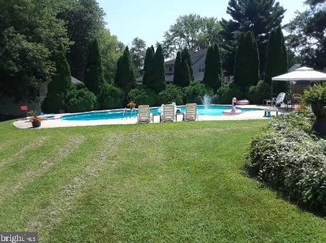 112 Cranford Ct, West Deptford NJ 08096-4200 exterior