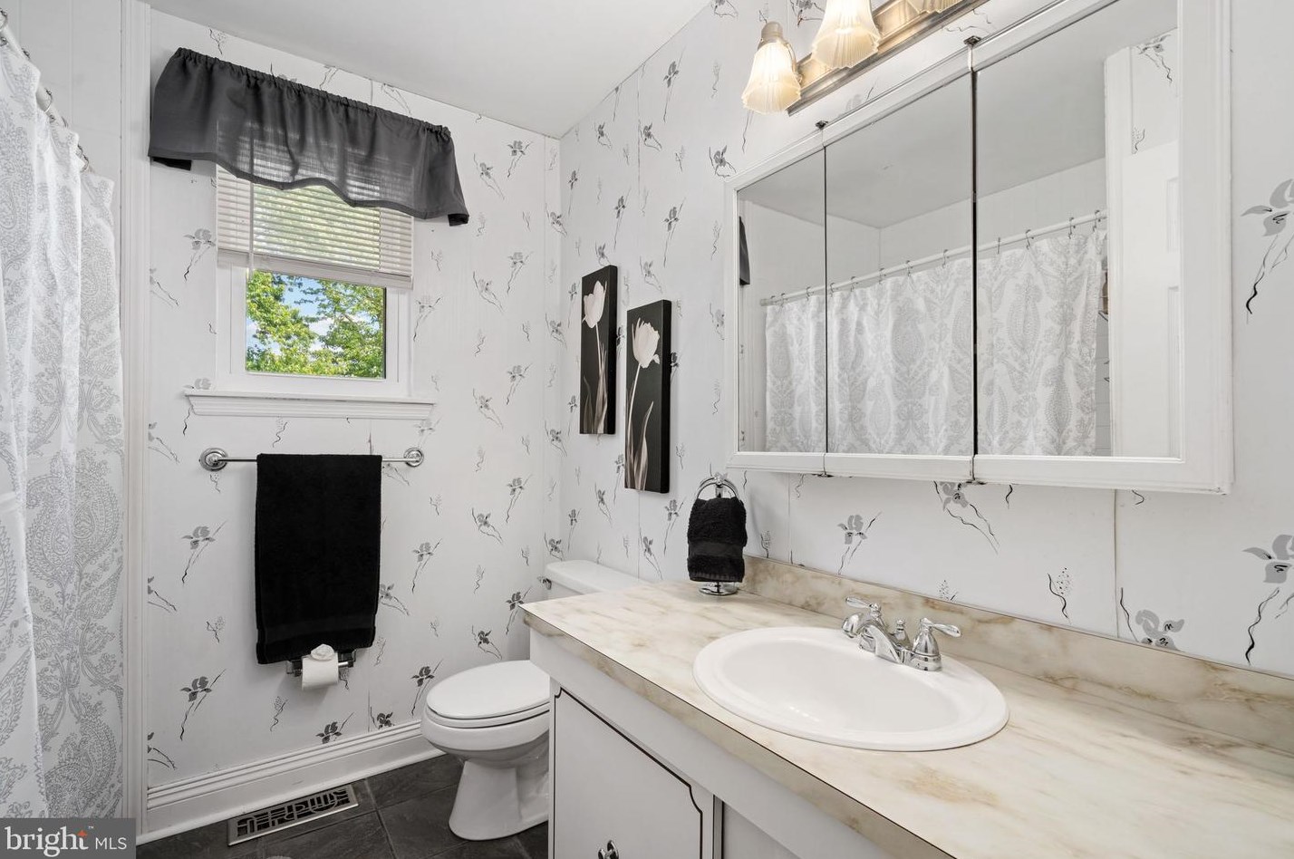 112 Cranford Ct, West Deptford NJ 08096-4200 exterior