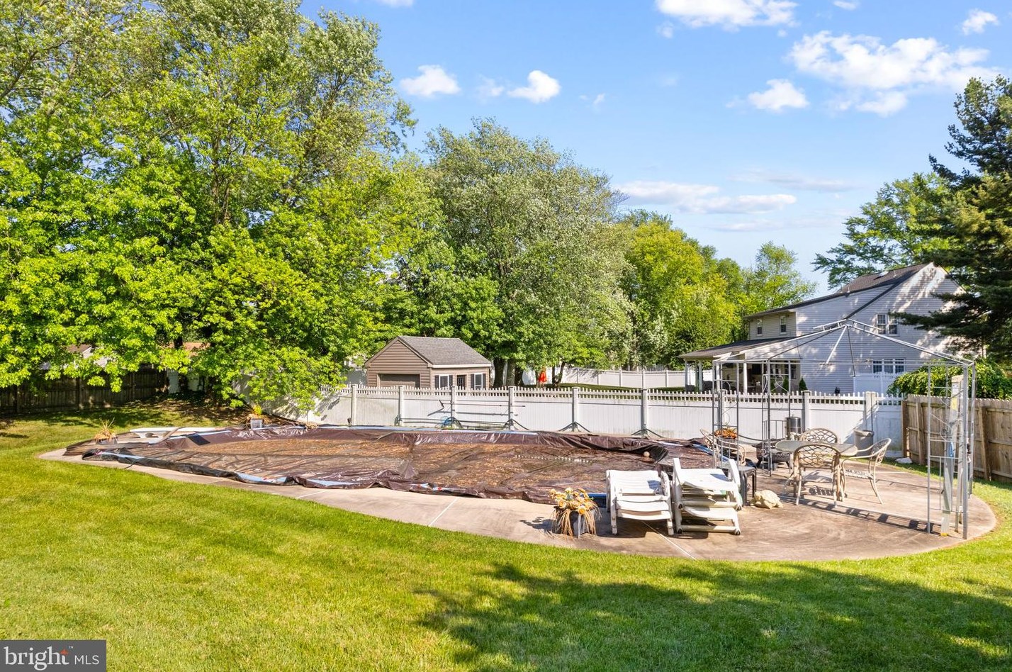 112 Cranford Ct, West Deptford NJ 08096-4200 exterior