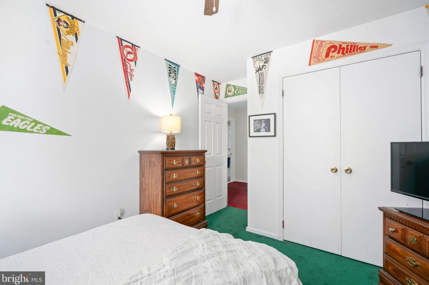 112 Cranford Ct, West Deptford NJ 08096-4200 exterior