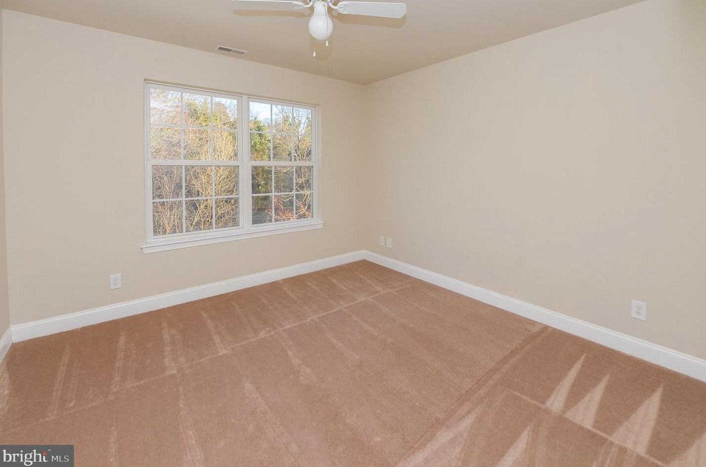 246 Sickle Ln, West Deptford NJ  08096-3746 exterior