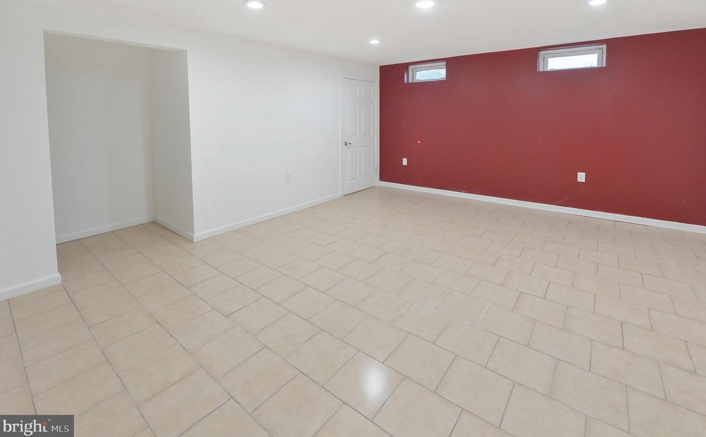 246 Sickle Ln, West Deptford NJ  08096-3746 exterior