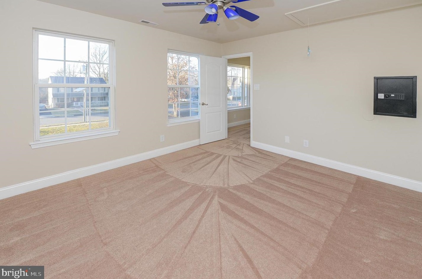 246 Sickle Ln, West Deptford NJ  08096-3746 exterior
