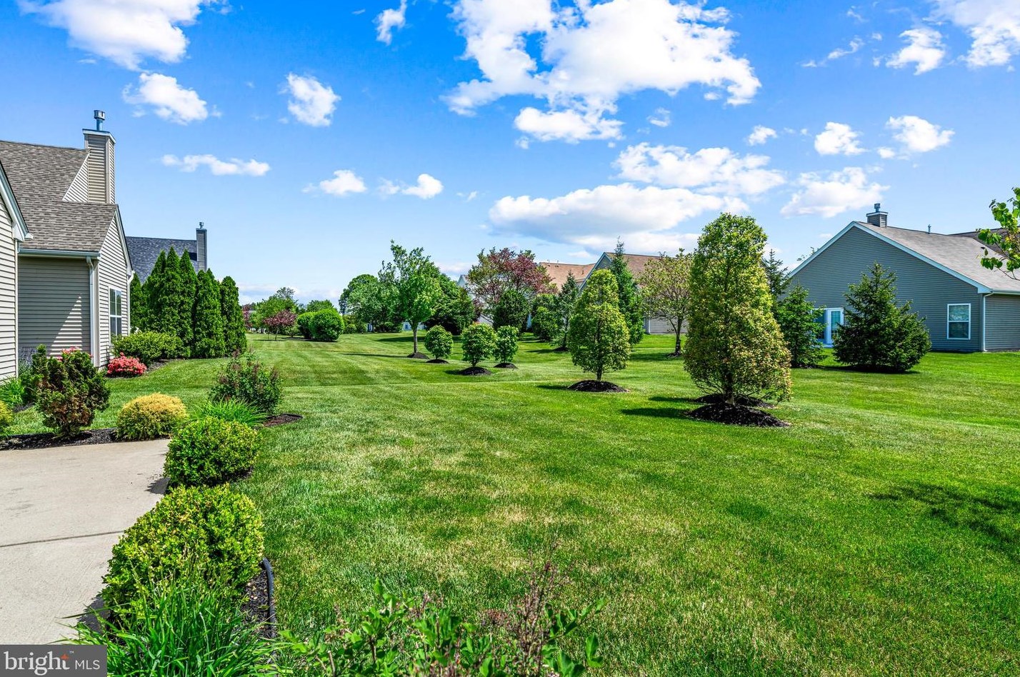 319 Grande Blvd, Aura NJ  08028-3243 exterior